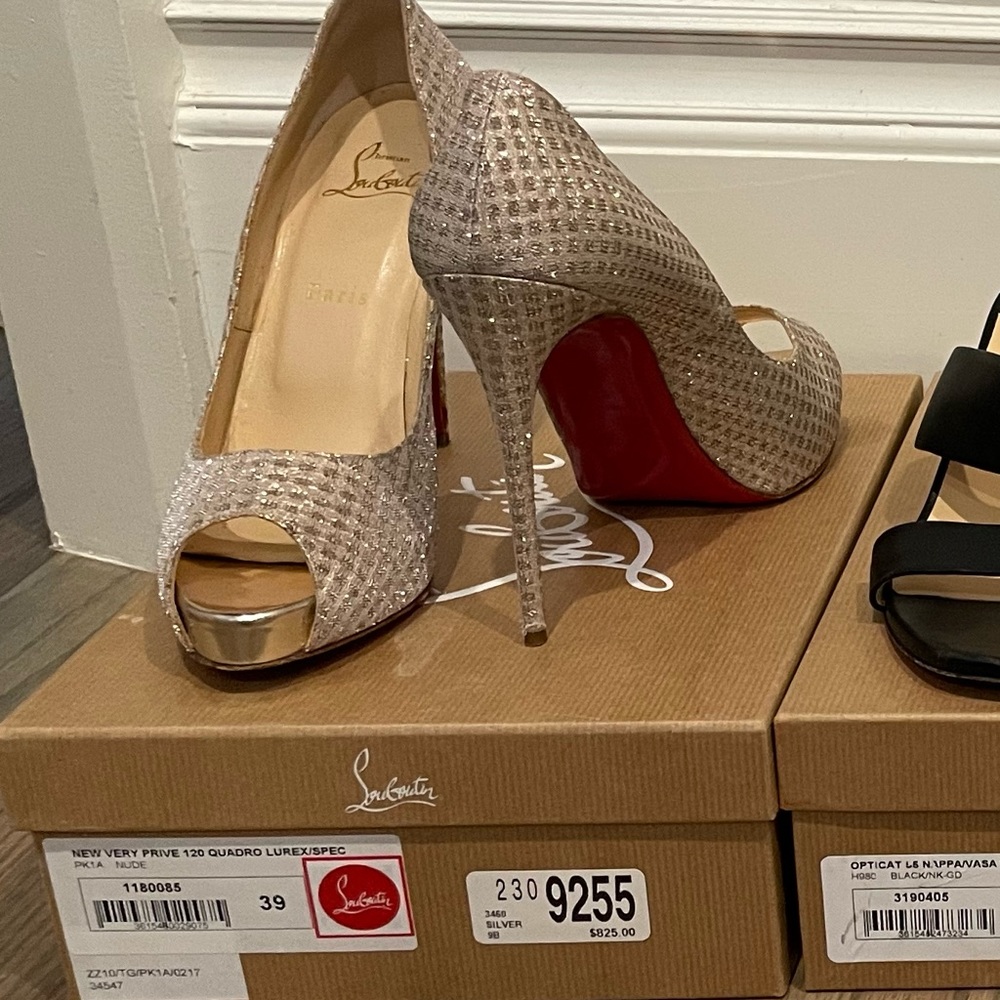 Christian Louboutin 120 Very Prive size 39. Barely worn!